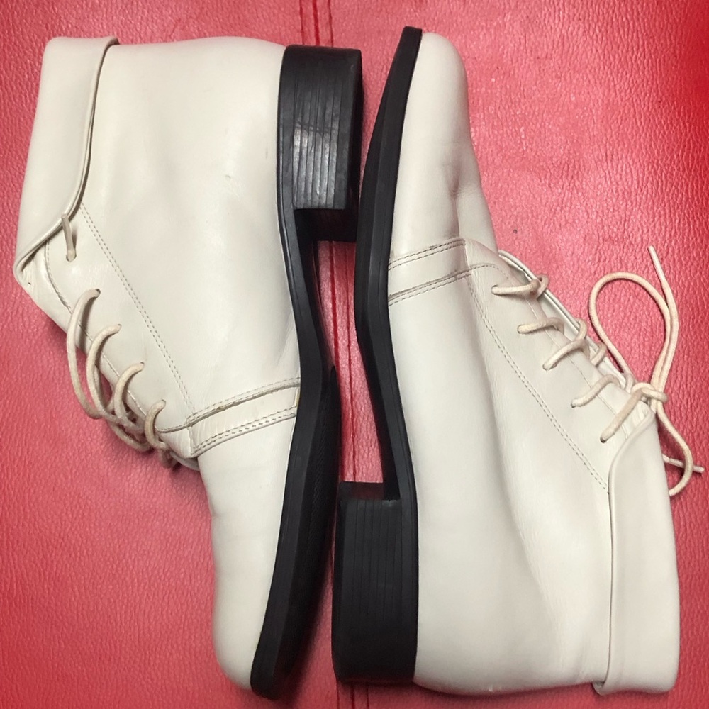 St. John’s Bay Vintage 80’s Women's White Lace-Up Ankle Boots.Ivory/Cream Color